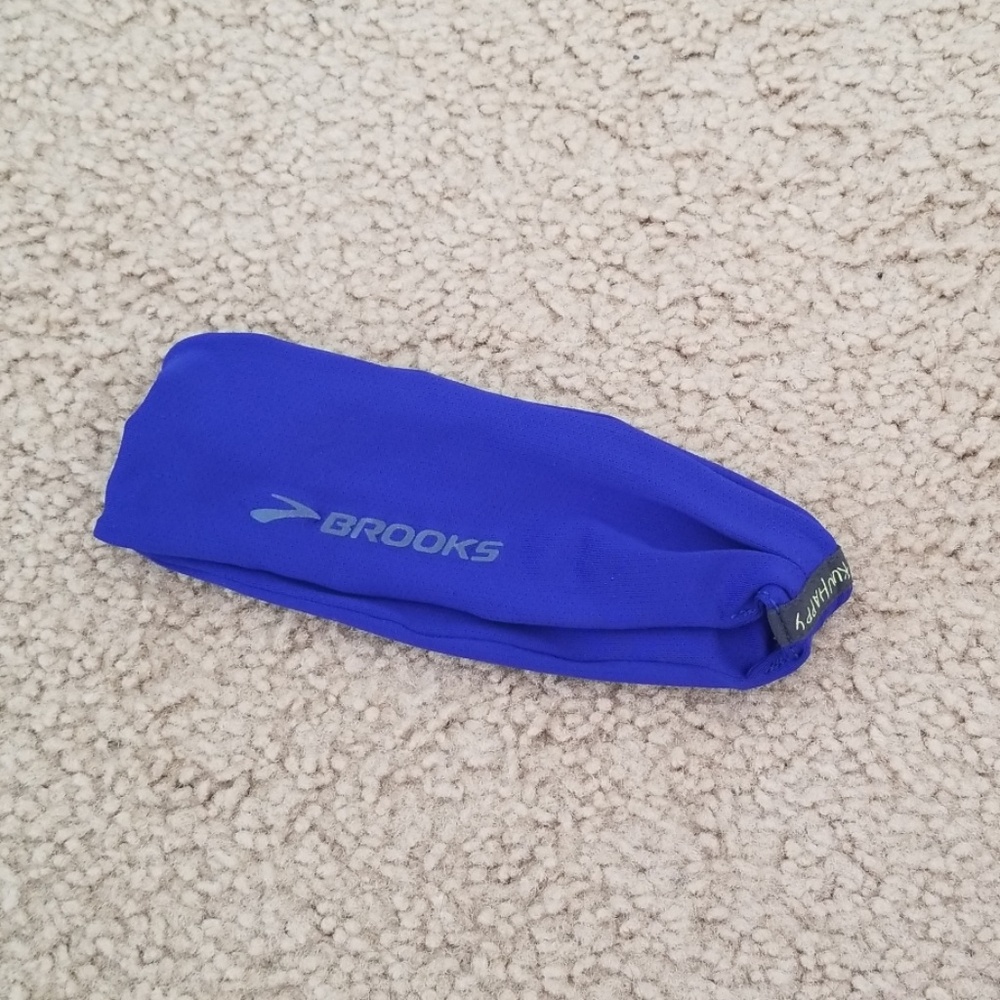 Brooks running headband